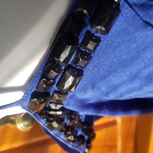 2 Tanks, 1 Built in bra tank top old navy xl And 1 Xxxl Dressfo Handkerchiefgray - Picture 2 of 4